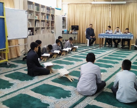 برگزاری جلسه فوق برنامه آموزش قرآن